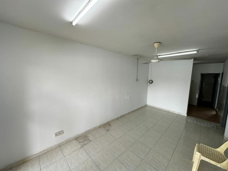 1-storey Terraced House for Sale in Desa Kuala Garing (Rawang) - Kelvin . - Living Room - PropertyGuru.com.my