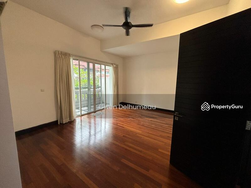 Bedroom 2 (1st Floor)