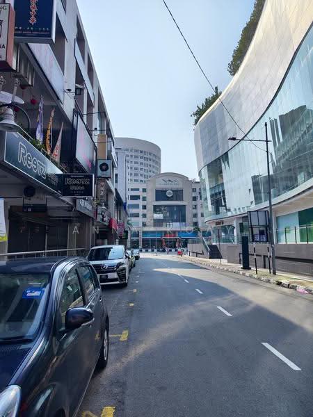 Pejabat untuk Disewa di Fettes Park (Tanjung Tokong) - Anna Koay - City Junction building on the right side - PropertyGuru.com.my