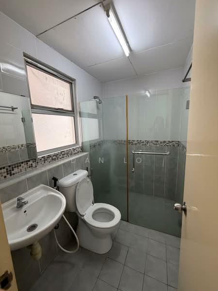 Kondominium untuk Dijual di Seri Maya Condominium - Dan Lo - Bathroom - PropertyGuru.com.my