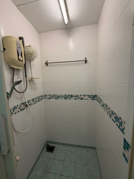 Kondominium untuk Dijual di Seri Maya Condominium - Dan Lo - Bathroom - PropertyGuru.com.my