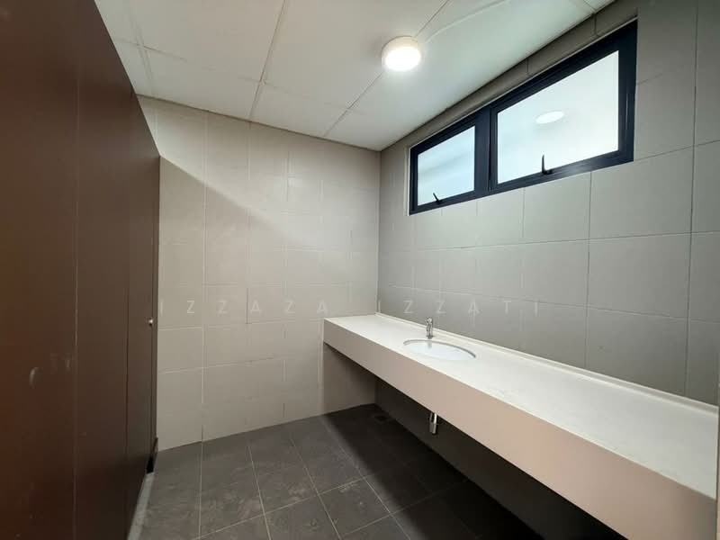 Office for Rent in Bukit Jelutong (Shah Alam) - Izzaza Izzati - Bathroom - PropertyGuru.com.my