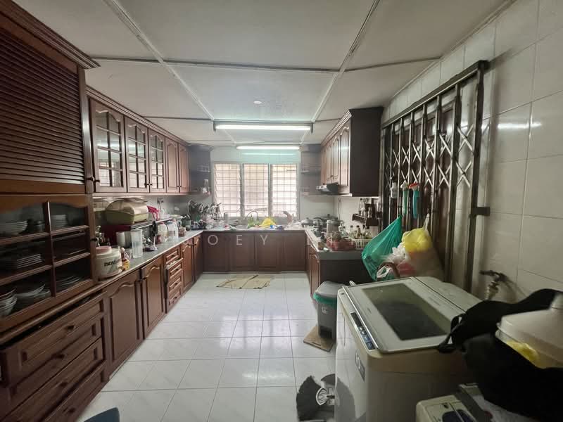 3-storey Terraced House for Sale in Taman Persiaran Desa (Seputeh) - Joey Lim - Kitchen - PropertyGuru.com.my