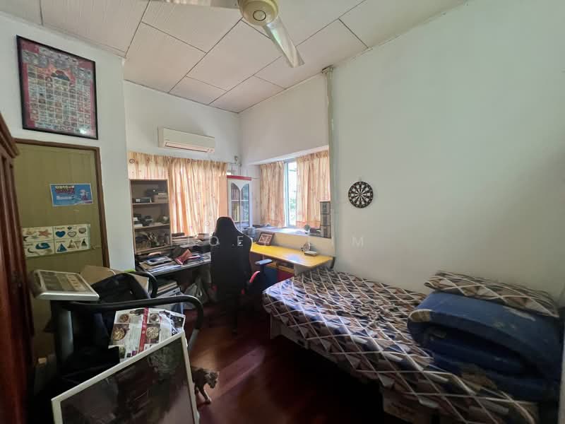 3-storey Terraced House for Sale in Taman Persiaran Desa (Seputeh) - Joey Lim - Bedroom - PropertyGuru.com.my