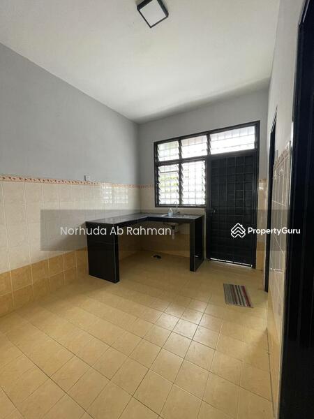 2-storey Terraced House for Sale in Taman Ixora (Sepang) - Norhuda Ab Rahman - Kitchen - PropertyGuru.com.my
