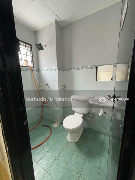 2-storey Terraced House for Sale in Taman Ixora (Sepang) - Norhuda Ab Rahman - Bathroom - PropertyGuru.com.my