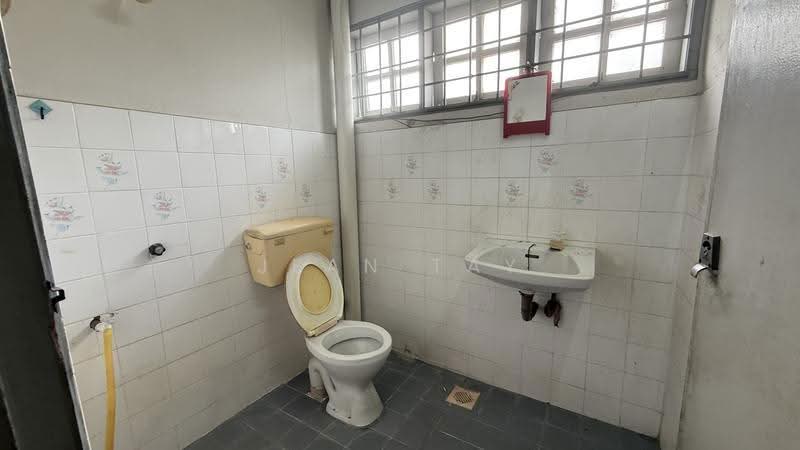 Rumah Bandar untuk Dijual di Melaka (Melaka City) - Jean Tay - Bathroom - PropertyGuru.com.my