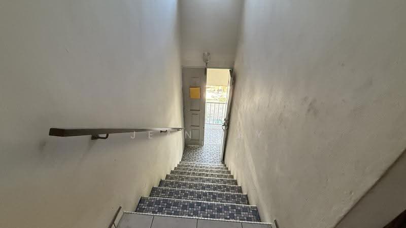 Rumah Bandar untuk Dijual di Melaka (Melaka City) - Jean Tay - Entrance - PropertyGuru.com.my