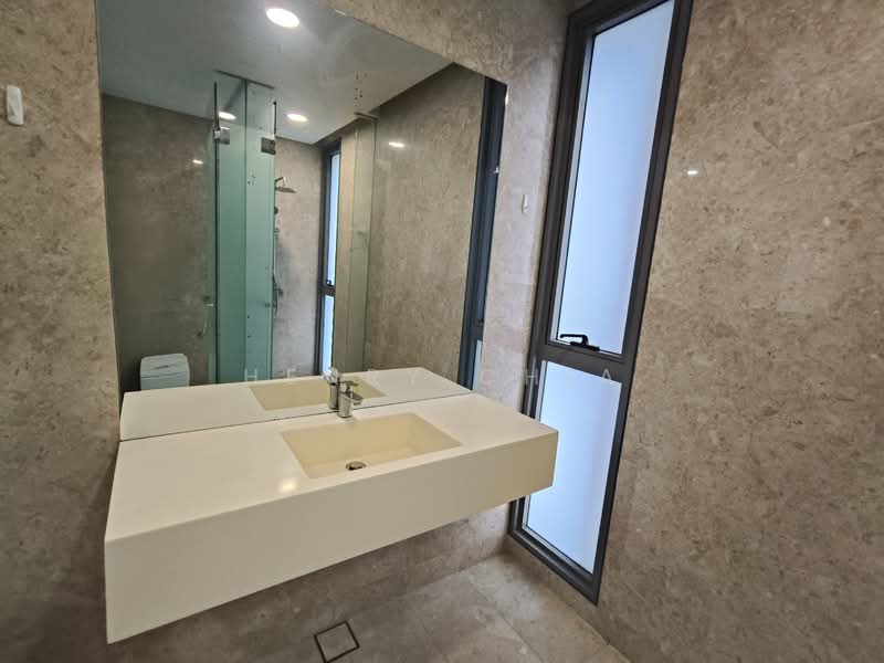 Kondominium untuk Dijual di The Fennel - Henry Chia - Bathroom - PropertyGuru.com.my