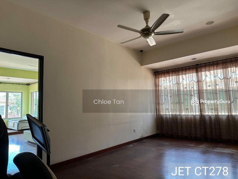 Upper Floor Living Hall