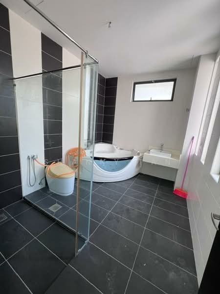 Bungalow for Sale in Bandar Sungai Long (Selangor) - Shanny Tan - Bathroom - PropertyGuru.com.my