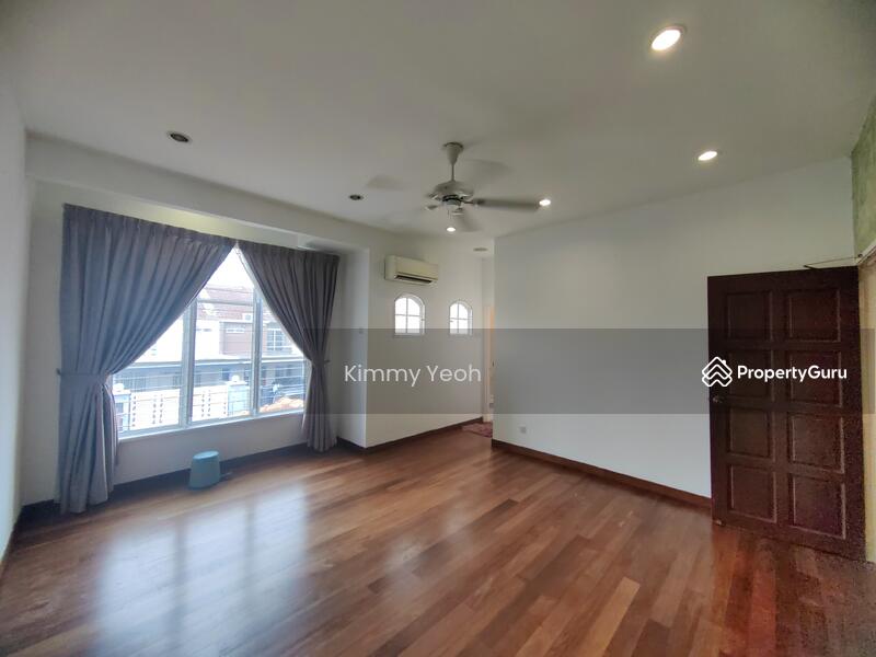 Front Bedroom with toilet
