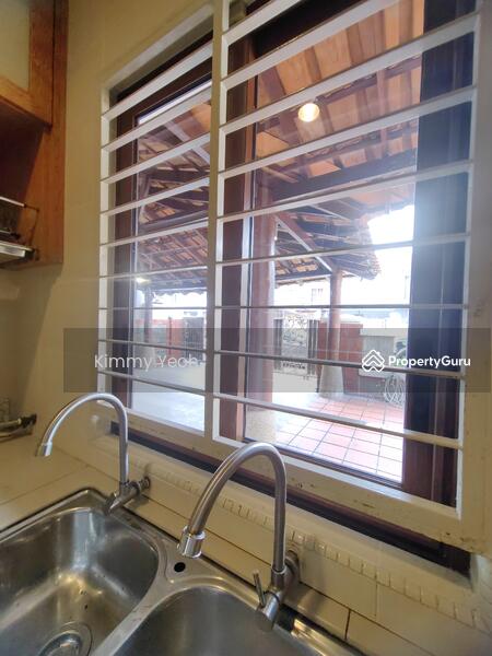Front kitchen facing carporch