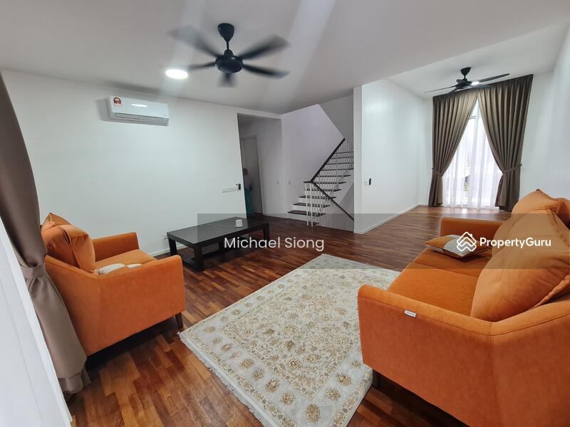 Rumah Teres 3 Tingkat untuk Dijual di Tamansari (Rawang) - Michael Siong - Living Room - PropertyGuru.com.my