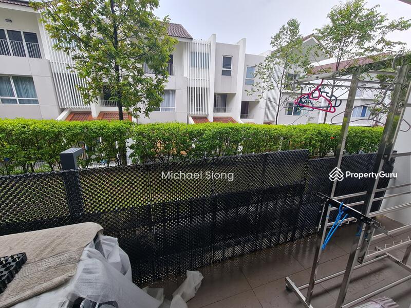 Rumah Teres 3 Tingkat untuk Dijual di Tamansari (Rawang) - Michael Siong - Balcony - PropertyGuru.com.my