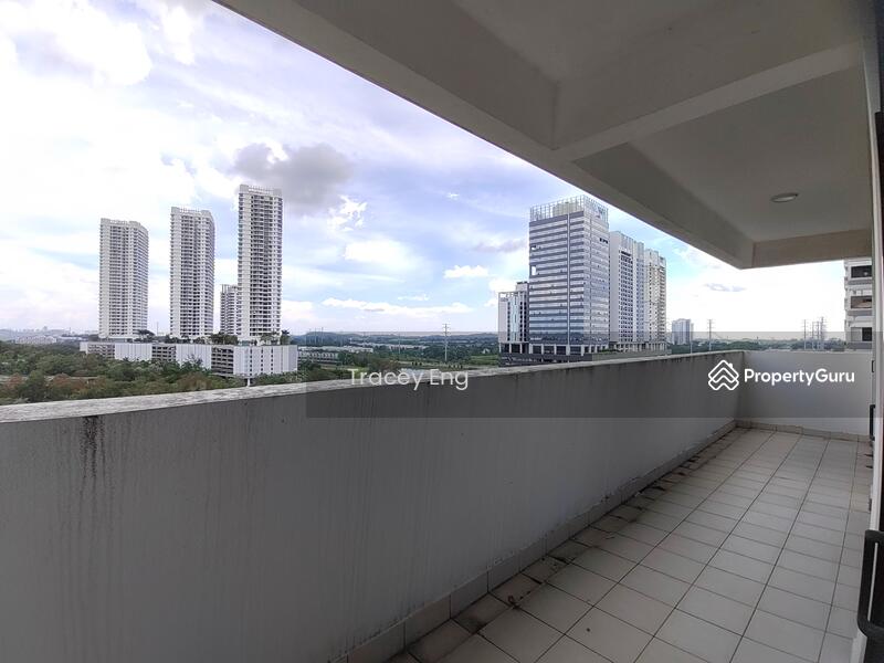 Long Balcony