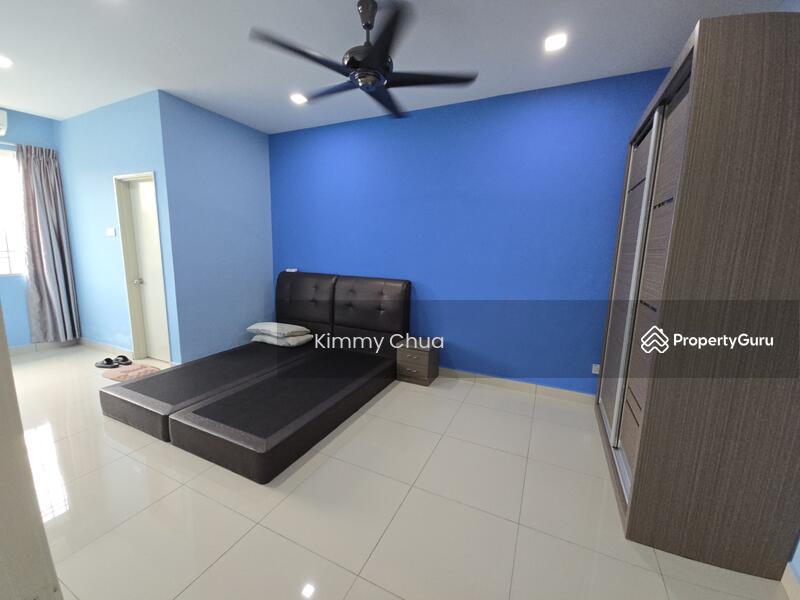 upper Bedroom & seperate bathroom