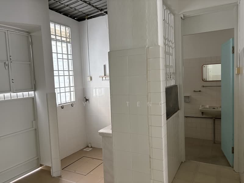 2-storey Terraced House for Sale in Gelugor (Penang) - Lynn Teng - Bathroom - PropertyGuru.com.my