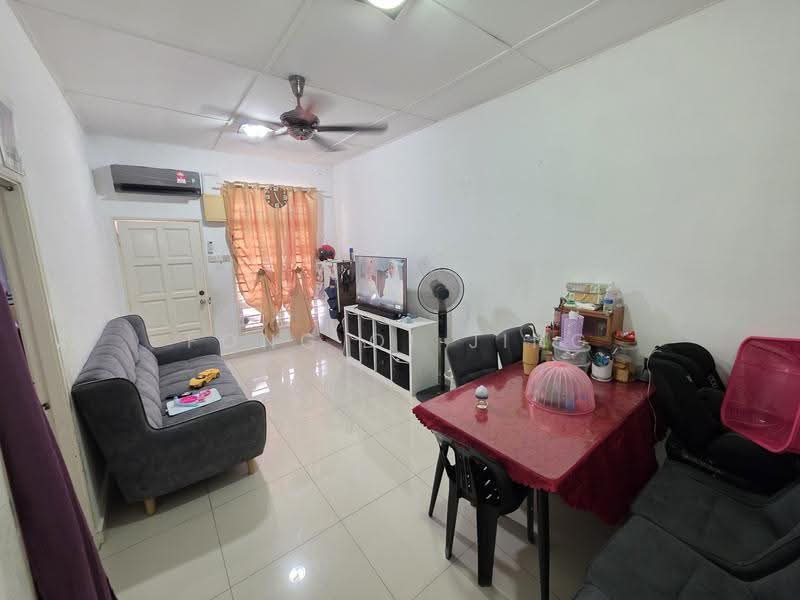 Terraced House for Sale in Cyberjaya (Selangor) - Fong Qi Jing - Living Room - PropertyGuru.com.my