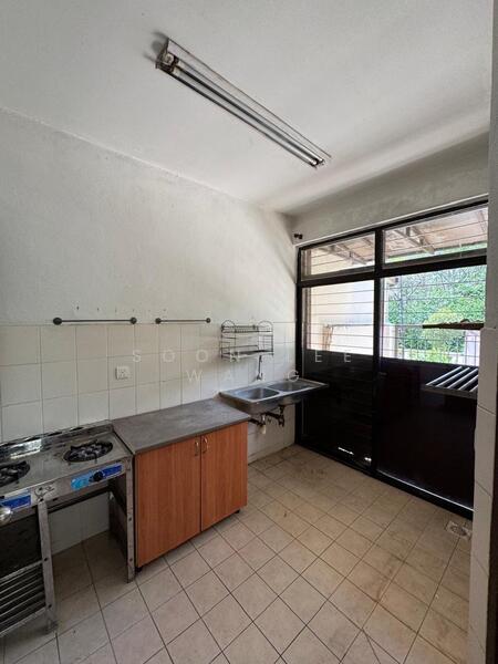 2.5-storey Terraced House for Sale in Bandar Utama 6 (Bandar Utama) - Soon Lee Wang - Kitchen - PropertyGuru.com.my