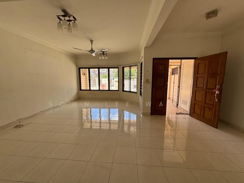 2.5-storey Terraced House for Sale in Bandar Utama 6 (Bandar Utama) - Soon Lee Wang - Living Room - PropertyGuru.com.my