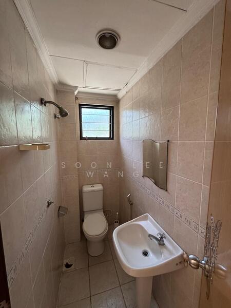 2.5-storey Terraced House for Sale in Bandar Utama 6 (Bandar Utama) - Soon Lee Wang - Bathroom - PropertyGuru.com.my
