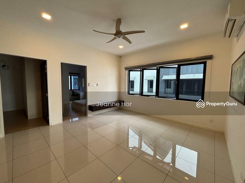 1st floor Living Room