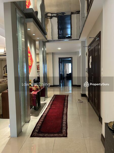 Entrance lobby 