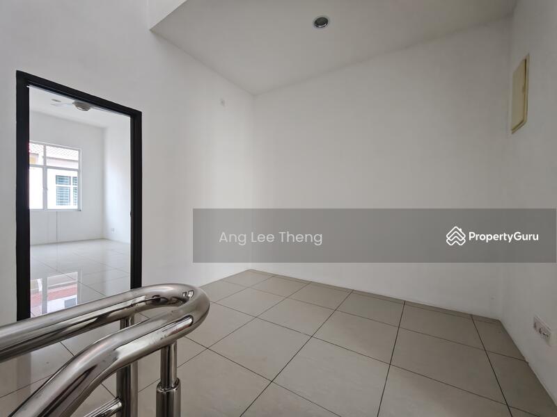 Untuk Dijual - 2 storey terrace | Prestige 3 | Balik Pulau | 1400sf | renovated | For Sale