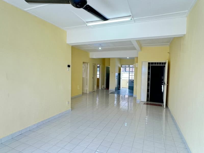 Pangsapuri untuk Dijual di Tanjong Puteri Apartment - Nellie Lim - Living Room - PropertyGuru.com.my