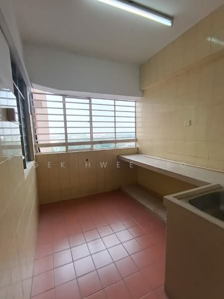 Service Residence for Sale at Rhythm Avenue - Gek Hwee Teo - Kitchen - PropertyGuru.com.my