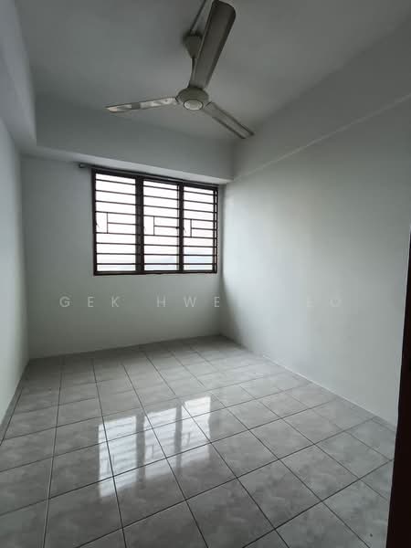 Service Residence for Sale at Rhythm Avenue - Gek Hwee Teo - Bedroom - PropertyGuru.com.my