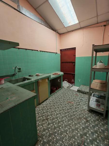 Terraced House for Sale in Bukit Gelugor (Gelugor) - Anna Koay - Kitchen - PropertyGuru.com.my