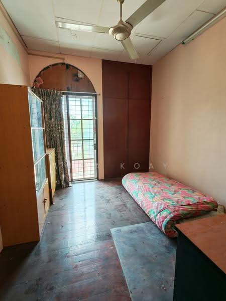 Terraced House for Sale in Bukit Gelugor (Gelugor) - Anna Koay - Bedroom - PropertyGuru.com.my