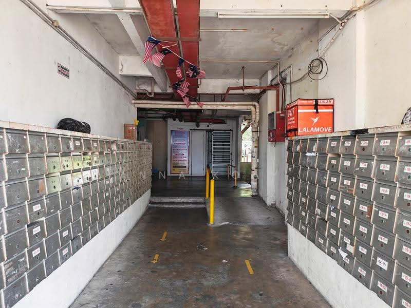Rumah Flat untuk Dijual di Taman Gambier - Anna Koay - Corridor & Letterbox area - PropertyGuru.com.my