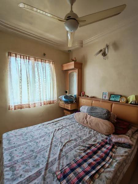 Rumah Flat untuk Dijual di Taman Gambier - Anna Koay - Bedroom - PropertyGuru.com.my