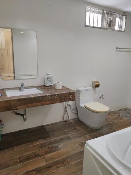 Semi-Detached House for Sale in Taman Desa Wangsa (Batu Maung) - Anna Koay - Bathroom - PropertyGuru.com.my