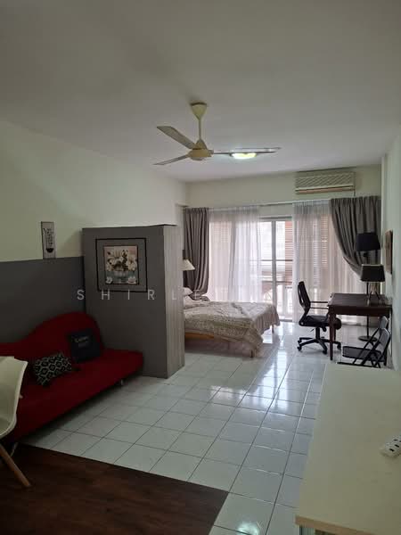 660 sq ft 