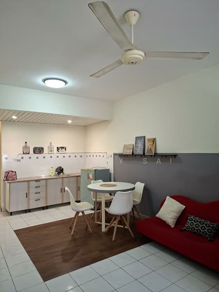 660 sq ft 