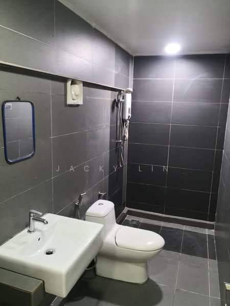 Kondominium untuk Disewa di Arte Subang West - Jacky Lin - Bathroom - PropertyGuru.com.my
