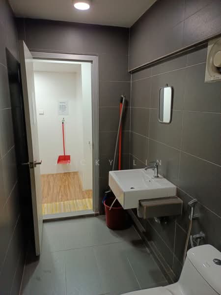 Kondominium untuk Disewa di Arte Subang West - Jacky Lin - Bathroom - PropertyGuru.com.my