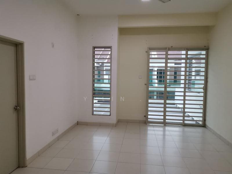 3-storey Terraced House for Sale in Taman Lembah Indah (Simpang Ampat) - Yilin . - Living Room - PropertyGuru.com.my
