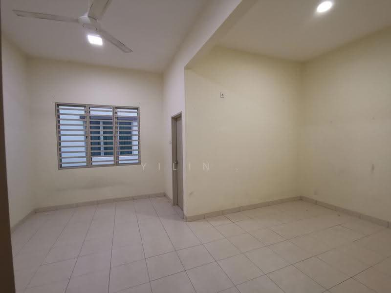3-storey Terraced House for Sale in Taman Lembah Indah (Simpang Ampat) - Yilin . - Living Room - PropertyGuru.com.my
