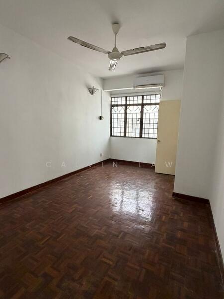 2.5-storey Terraced House for Sale in Bandar Utama 11 (Bandar Utama) - Calvin Law - Bedroom - PropertyGuru.com.my