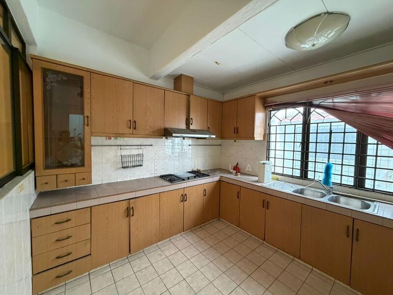 2.5-storey Terraced House for Sale in Bandar Utama 11 (Bandar Utama) - Calvin Law - Kitchen - PropertyGuru.com.my