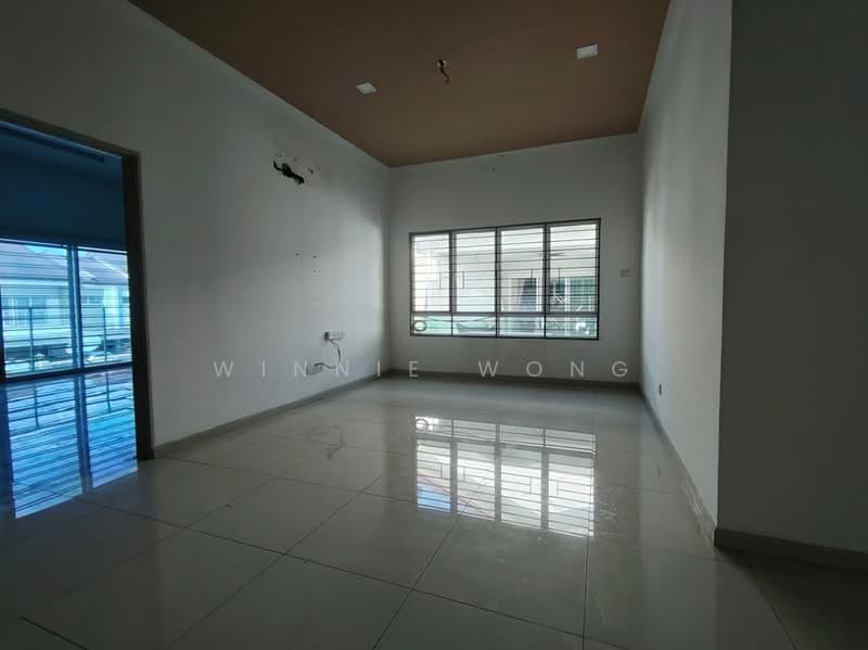 Semi-Detached House for Sale in Seri Kembangan (Selangor) - Winnie Wong - Living Room - PropertyGuru.com.my