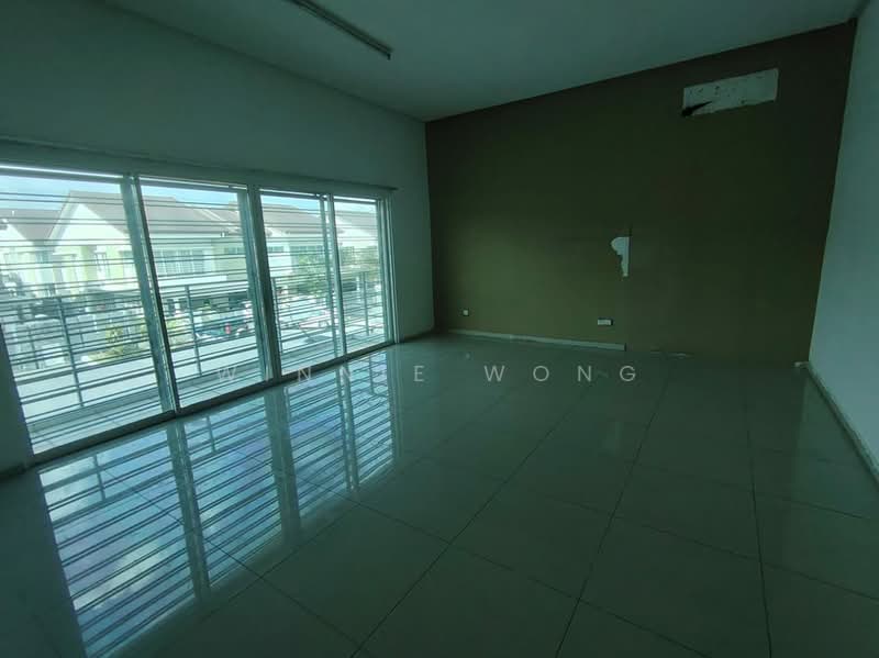 Semi-Detached House for Sale in Seri Kembangan (Selangor) - Winnie Wong - Living Room - PropertyGuru.com.my