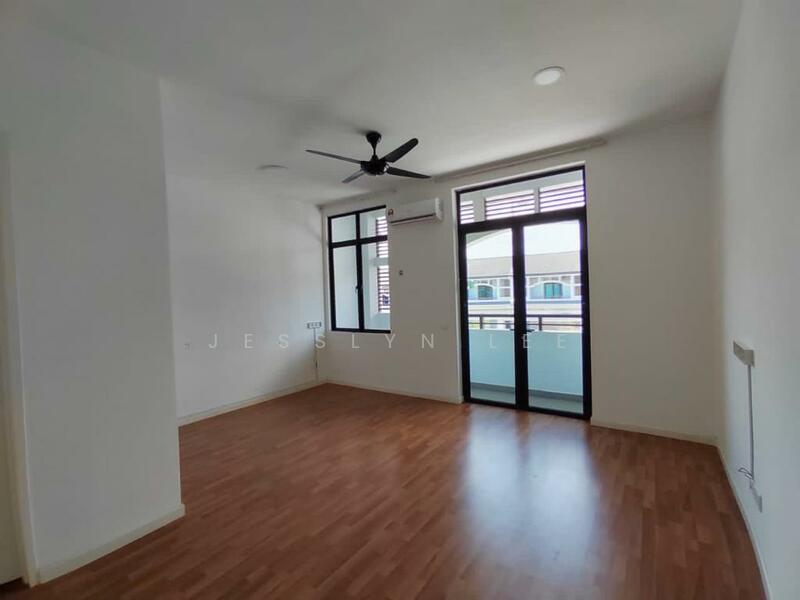 2-storey Terraced House for Sale in Eco Majestic (Semenyih) - Jesslyn Lee - Living Room - PropertyGuru.com.my