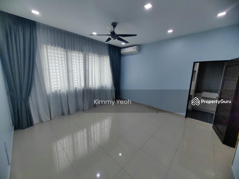 Master Bedroom with wardrobe and basin
