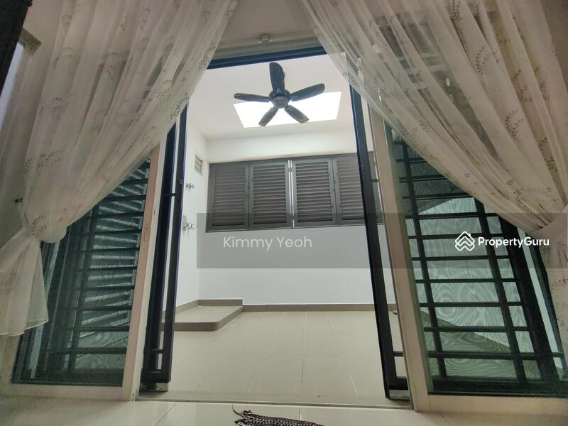Balcony with laundry area